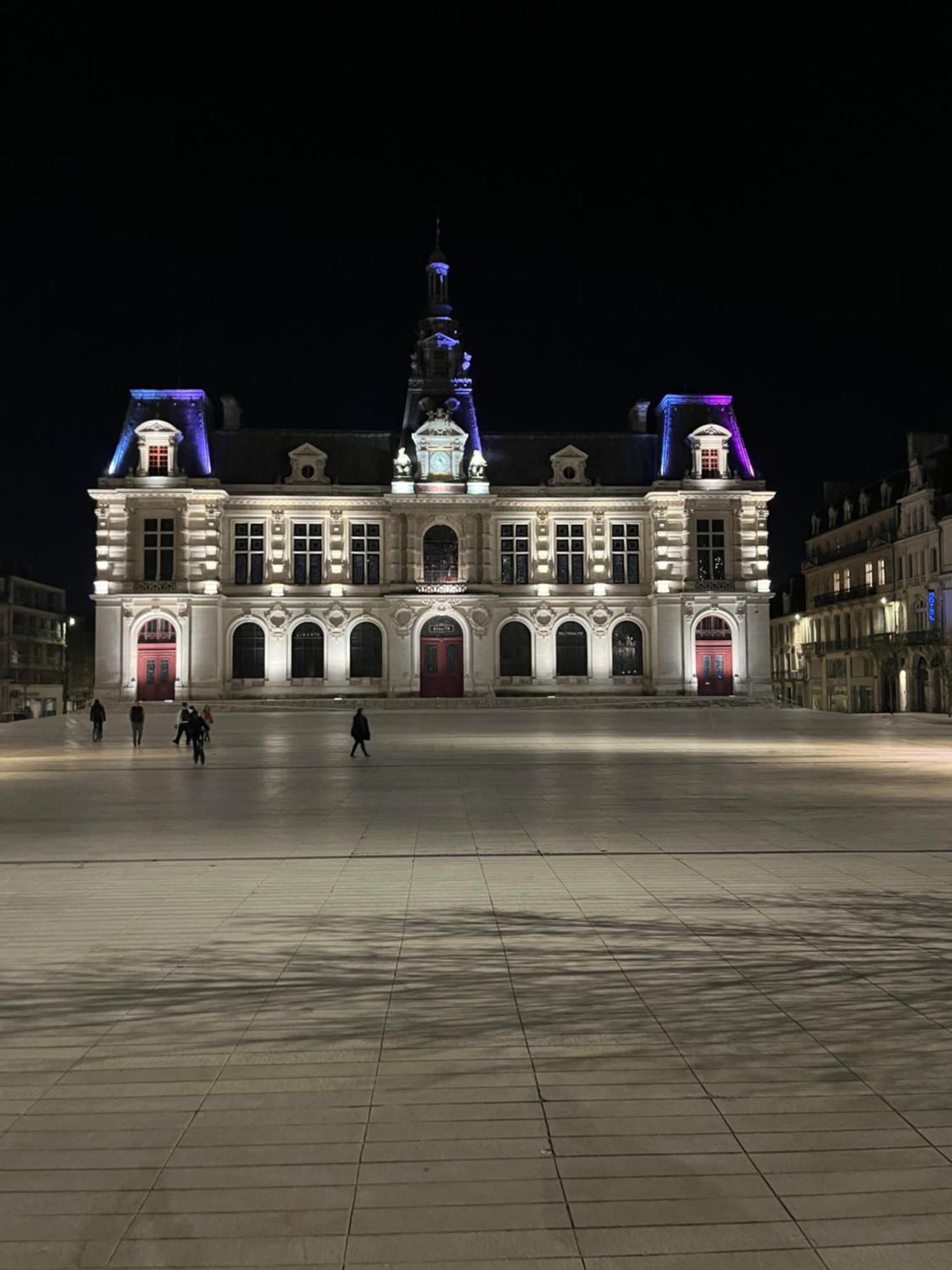 Апартаменты Le Cosy Du Marche Notre-Dame Пуатье Экстерьер фото